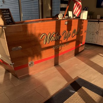 Quarterdeck Resort - Front Desk - Resorts Near Me - Nisswa, Minnesota Quarterdeck Resort - Front Desk - Resorts Near Me - Nisswa, Minnesota
