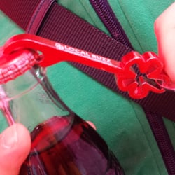 Las Kekas de Santa Anita - Destapando mi  refresco Yelpstyle