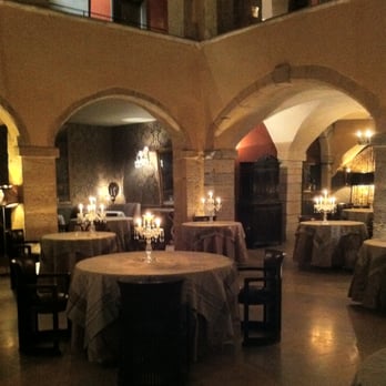 Cour des Loges - salle à manger - Hotels Near Me - Lyon, 69 Cour des Loges - salle à manger - Hotels Near Me - Lyon, 69