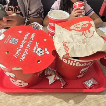 Jollibee - Yummy fried chicken spicy and original - Fast Food Near Me - Sacramento, California Jollibee - Yummy fried chicken spicy and original - Fast Food Near Me - Sacramento, California