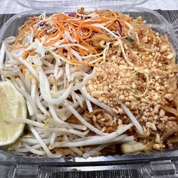 Dang's Thai Kitchen - Beef Pad Thai