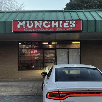 Munchies Southern Soul - From the outside, and my car - Soul Food Near Me - Williamsburg, Virginia