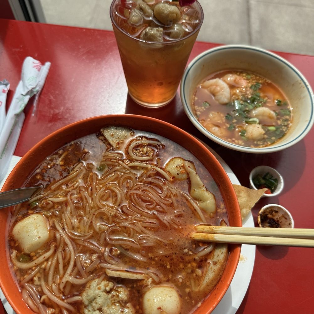 E-Jae Pak Mor - extra shrimp - Thai Near Me - Seattle, Washington