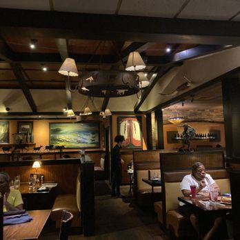 LongHorn Steakhouse - Indoor seating - Steakhouses Near Me - East Point, Georgia