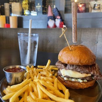 Morrison - Morrison Filet Burger - Gastropubs Near Me - Los Angeles, California Morrison - Morrison Filet Burger - Gastropubs Near Me - Los Angeles, California