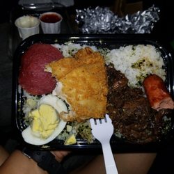 Rainbow Gas & Mini Mart - Must have!!! Best late night food ever!! Only Kauai
