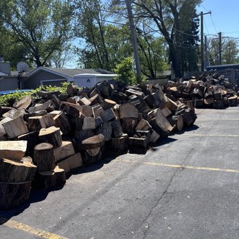Gemato's Wood Pit BBQ - Worth - Back of the restaurant - Barbeque Near Me - Worth, Illinois