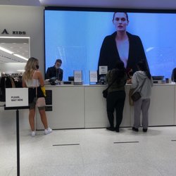 ZARA - Cool backdrop
