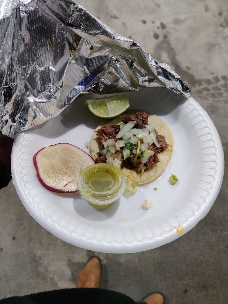 Tacos El Chikilin Logo