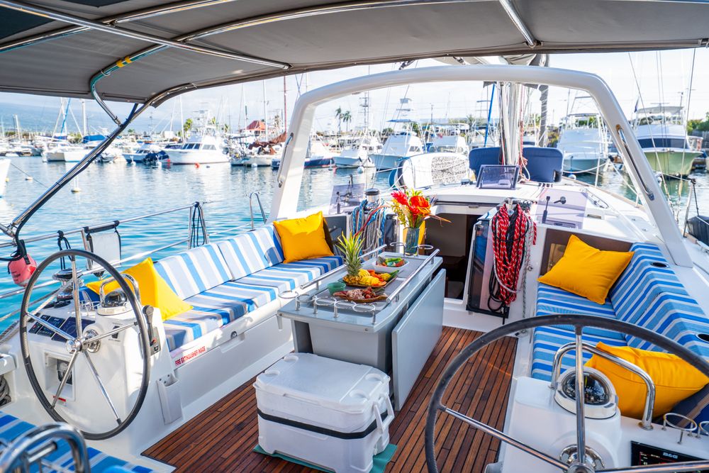 Hawaii Sail Charters Logo
