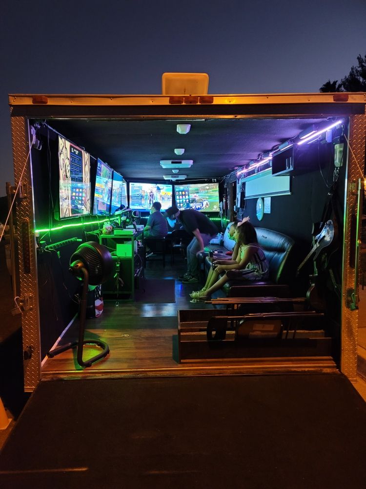 West Coast Game Truck Logo