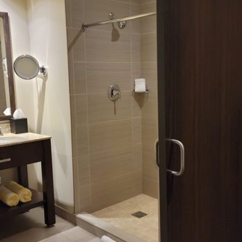 Legends Casino Hotel - Nice shower - Casinos Near Me - Toppenish, Washington