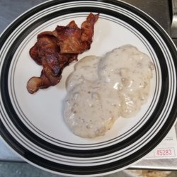 Stockyard Cafe - Light eaters Biscuits and gravy with bacon