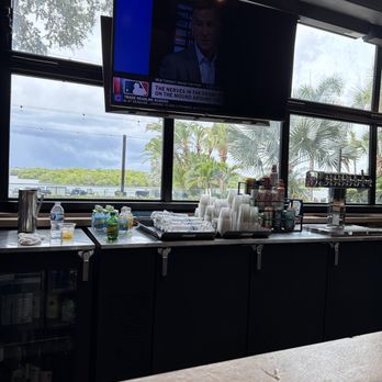BLUFIN Waterfront Grill - Main bar - Breakfast & Brunch Near Me - W Tampa, Florida BLUFIN Waterfront Grill - Main bar - Breakfast & Brunch Near Me - W Tampa, Florida