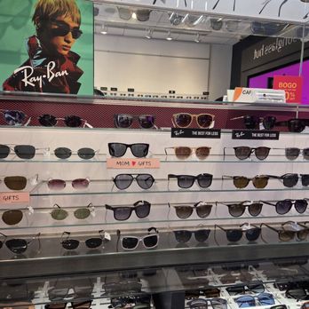 Sunglass Hut - Sunglasses Near Me - Wesley Chapel, Florida