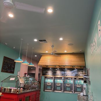 Easy Breezy Frozen Yogurt - Inside - Ice Cream & Frozen Yogurt Near Me - Walnut Creek, California Easy Breezy Frozen Yogurt - Inside - Ice Cream & Frozen Yogurt Near Me - Walnut Creek, California