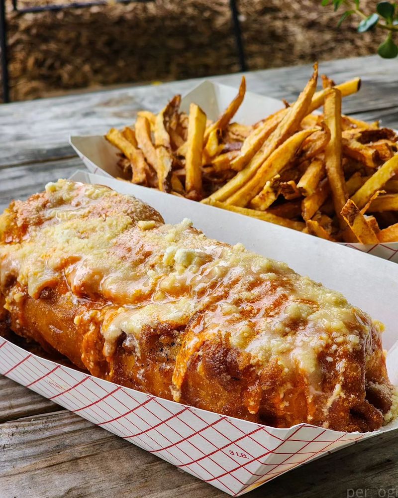 Food from Stray Cat Chimmi Shack