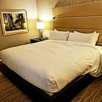Fairmont Waterfront - King - Hotels Near Me - Vancouver, British Columbia Fairmont Waterfront - King - Hotels Near Me - Vancouver, British Columbia
