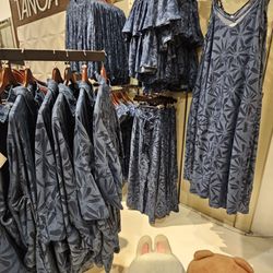 Tanoa Hawaii- Pearlridge - The whole family can match!