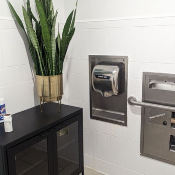 Sojeata - Clean bathroom. Smells good and it is attended to. - Bubble Tea Near Me - Fullerton, California Sojeata - Clean bathroom. Smells good and it is attended to. - Bubble Tea Near Me - Fullerton, California