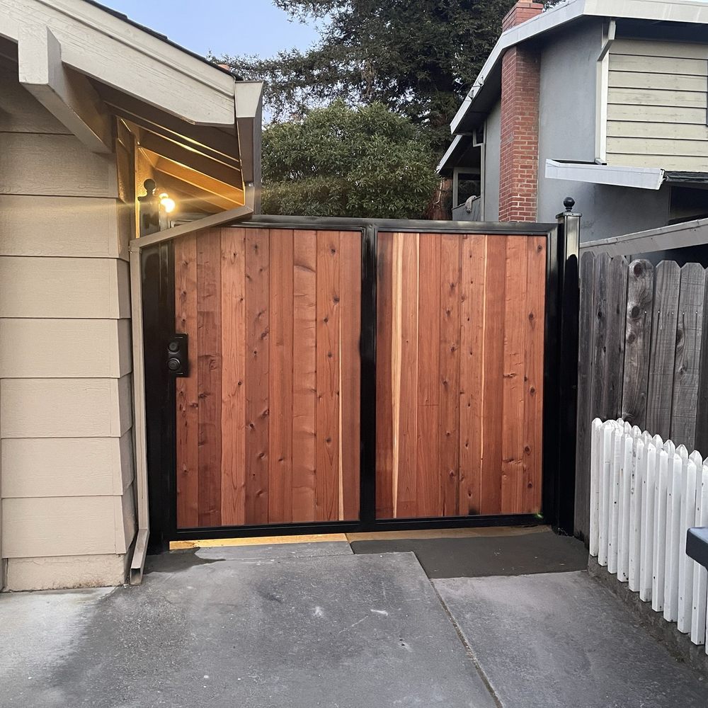 Maranatha Fences - New Gate front of the house. - Fences & Gates Near Me Maranatha Fences - New Gate front of the house. - Fences & Gates Near Me