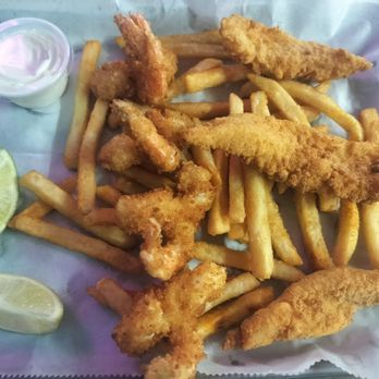 Kitchen La Katrina - Fish and shrimp plate. Perfectly fried a very flaky moist fish. The tarter sauce is delicious! - Seafood Near Me - Edinburg, Texas