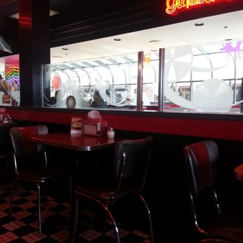 Garibaldi's Italian Eatery - Eating area - Pizza Near Me - Hoffman Estates, Illinois Garibaldi's Italian Eatery - Eating area - Pizza Near Me - Hoffman Estates, Illinois