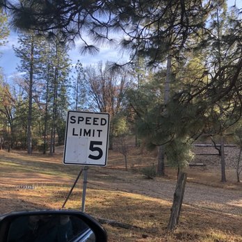 Yosemite Cellars - Go slow. - Wine Tasting Room Near Me - Groveland, California