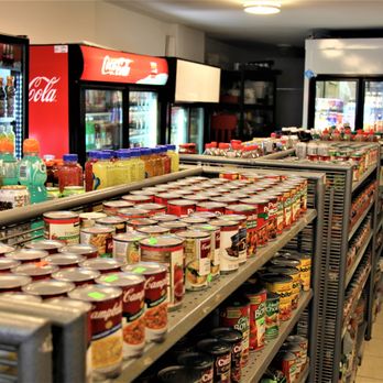 Foto Grocery - shelves of canned food and beverages - Grocery Near Me - Toronto, Ontario Foto Grocery - shelves of canned food and beverages - Grocery Near Me - Toronto, Ontario