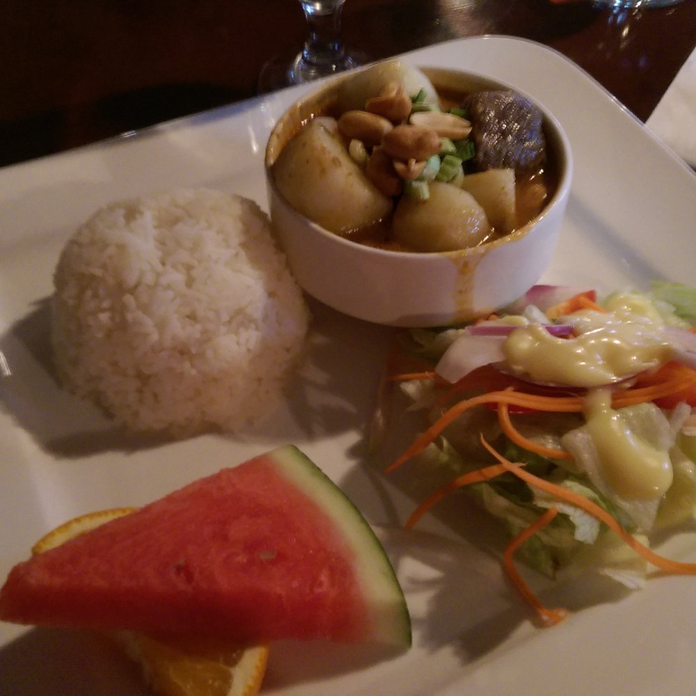 Thai House Cuisine - Tamarind beef curry lunch special - Thai Near Me - Campbellville, Ontario