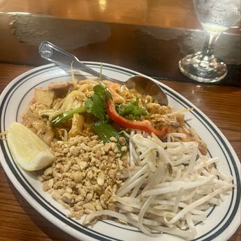 Sab Lai Thai Kitchen - Pad Thai with chicken - Thai Near Me - San Diego, California