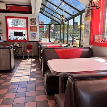 Winki’s Diner - Tables - Diners Near Me - Saint Regis, Montana Winki’s Diner - Tables - Diners Near Me - Saint Regis, Montana