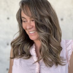 Vidogi Salon - Subtle blonde balayage with dark base