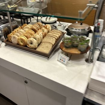 Delta Sky Club - Airport Lounges Near Me - San Diego, California