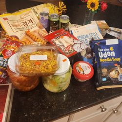 Hyundai Oriental Grocery & Gift - Went in for 1 thing and came out with so much more.