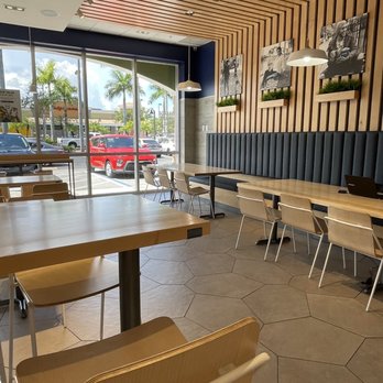 Just Salad - Inside Dining area - Salad Near Me - Pembroke Pines, Florida Just Salad - Inside Dining area - Salad Near Me - Pembroke Pines, Florida