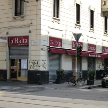 La Baita - Le vetrine e l'entrata - Italian Near Me - Milan, Michigan