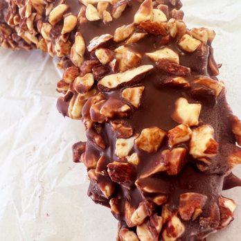 Baskin-Robbins - Frozen Banana with Almonds - Ice Cream & Frozen Yogurt Near Me - Pasadena, California
