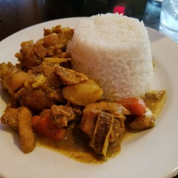 Clive's Cafe - Curry chicken - Caribbean Near Me - Miami, Florida