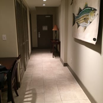 South Beach Biloxi - Foyer with a 1/2 bath on the left. - Hotels Near Me - Biloxi, Mississippi