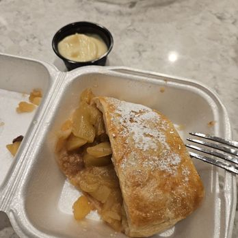 Old Castle Restaurant - Apple strudel - German Near Me - Ruskin, Florida Old Castle Restaurant - Apple strudel - German Near Me - Ruskin, Florida