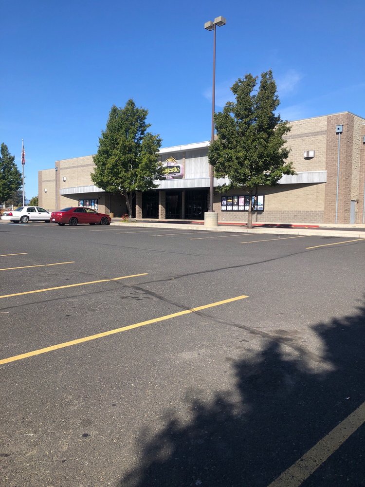 The Majestic, Yakima Roadtrippers