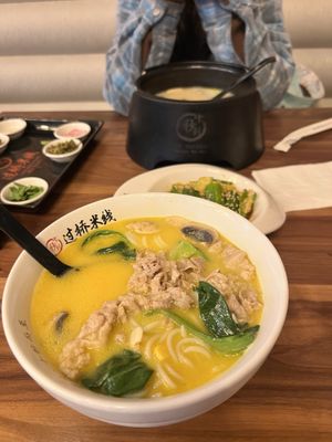 ShiMiaoDao Yunnan Rice Noodle by null