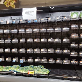 Giant Food - Empty.....scary - Grocery Near Me - Clifton, Virginia