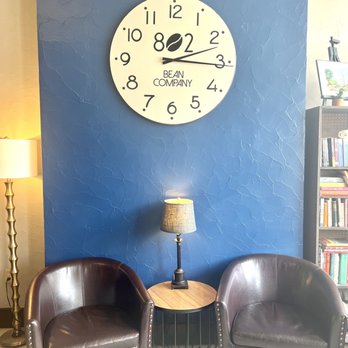 802 Bean Company - Cute space / reading area! - Coffee & Tea Near Me - Pittsburgh, Pennsylvania