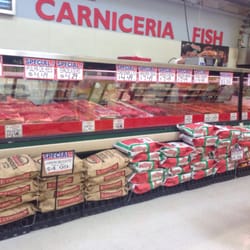 La Hacienda Market - Butchers doing their thing...