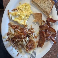 Pacific Family Restaurant - Egg, bacon and has browns yummy