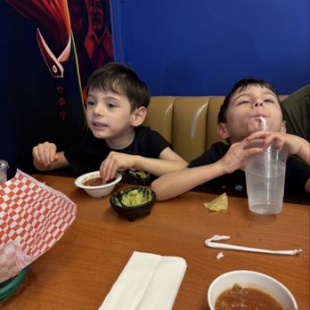 La Paz Restaurant - Yummy guacamole my kids favorite - Mexican Near Me - El Segundo, California La Paz Restaurant - Yummy guacamole my kids favorite - Mexican Near Me - El Segundo, California