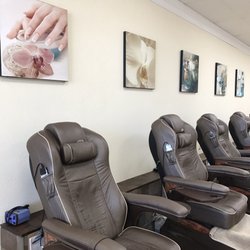 Luminous Nails & Spa