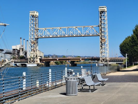 Bridgeside Shopping Center by null